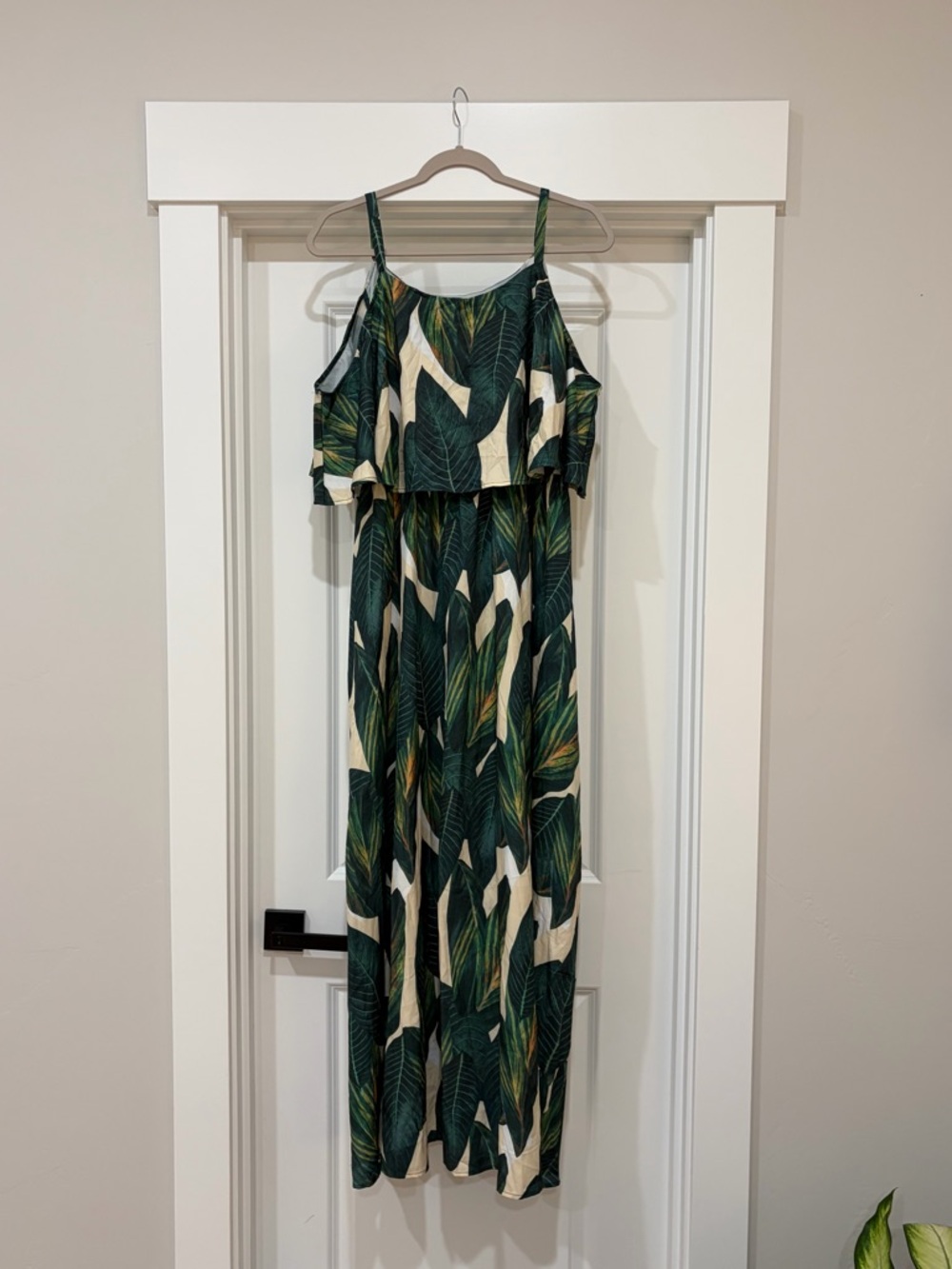 SHEIN Green Leaf Print Cold-Shoulder Maxi Dress